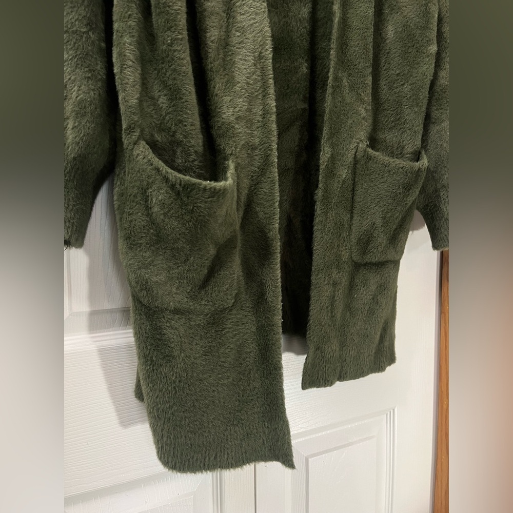 Cardigan - Picture 2 of 8